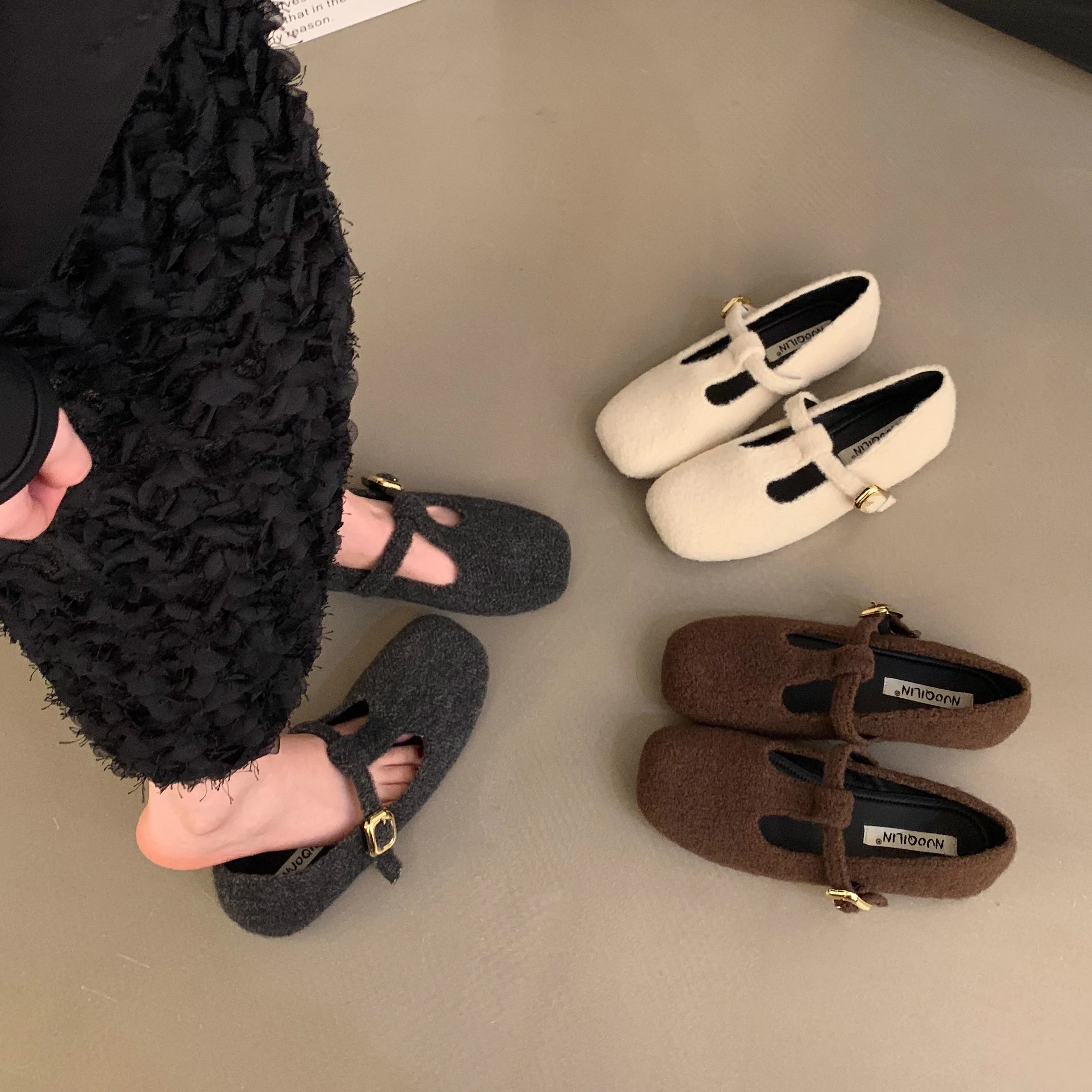 Зимняя женская обувь мягкие осенние лоферы на меху Modis новая осенняя без шнуровки