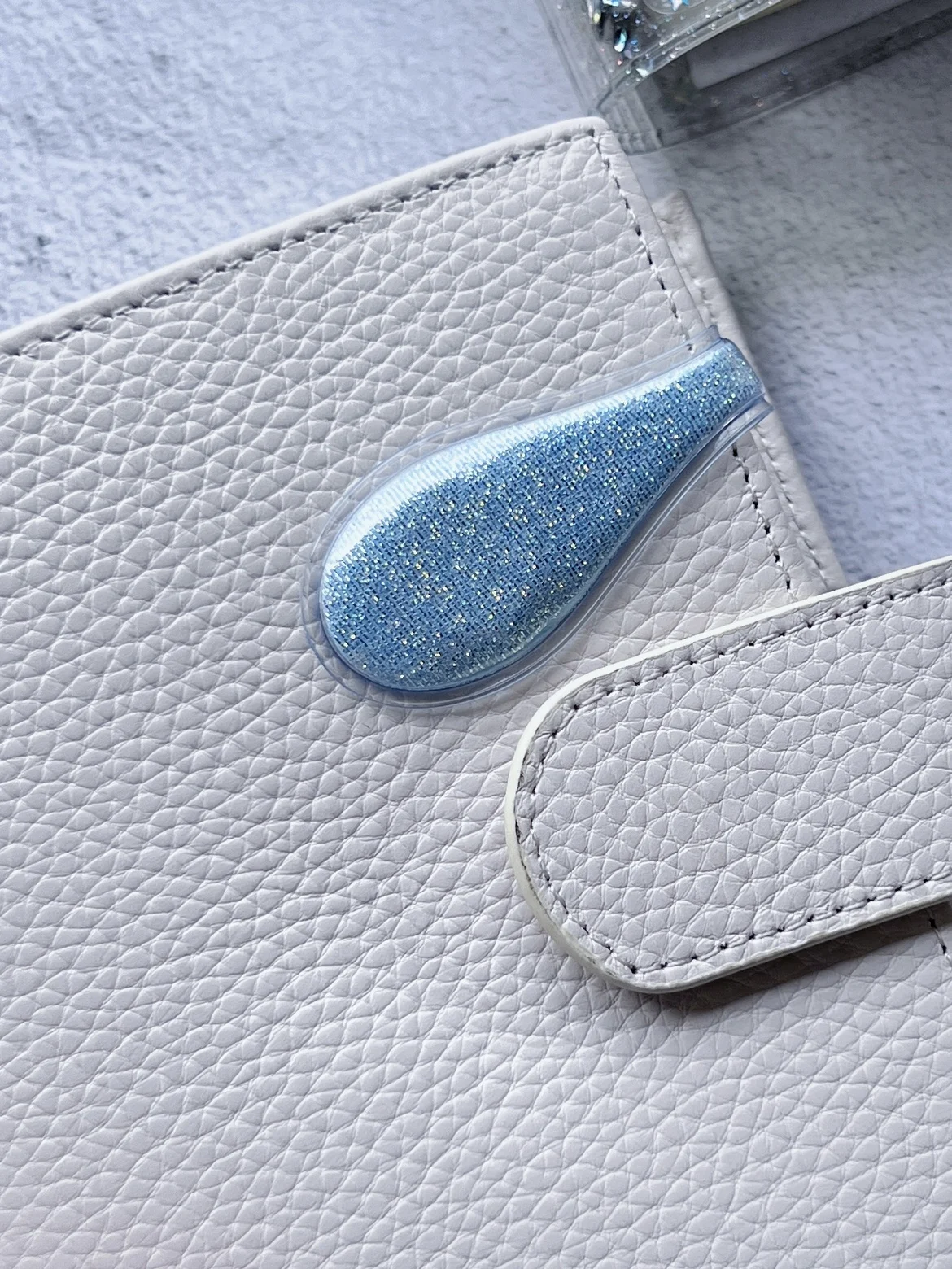 

Пластиковая магнитная закладка с леопардовым принтом