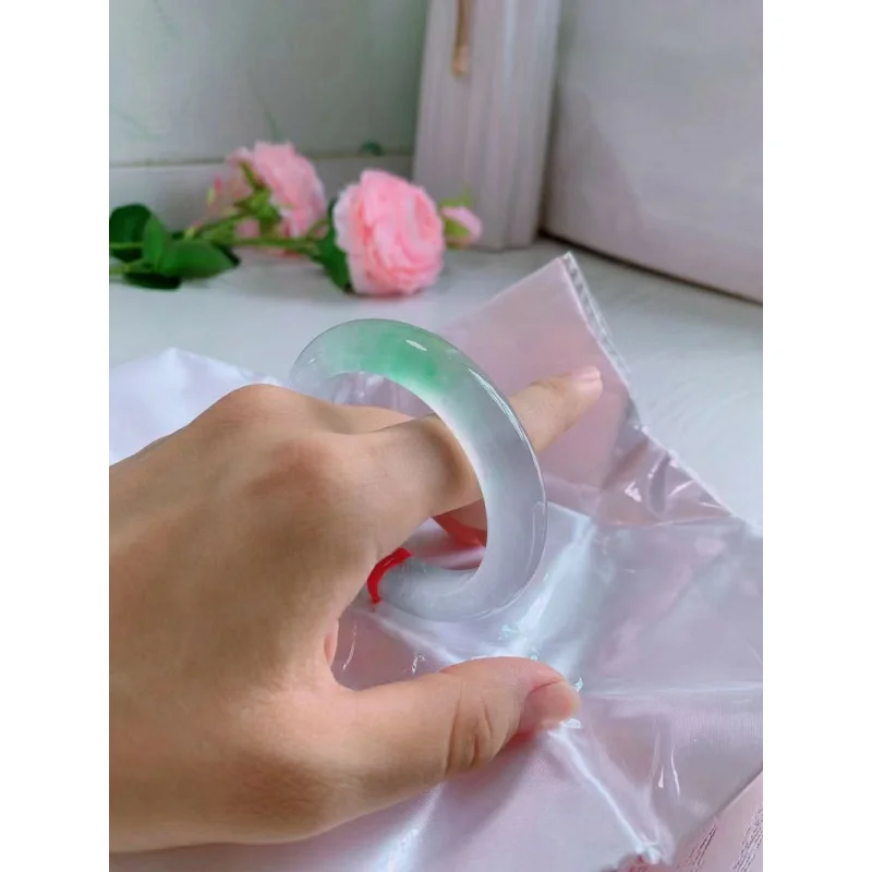 Браслет-подвеска из Мьянмы с зелеными цветами браслет круглыми бусинами