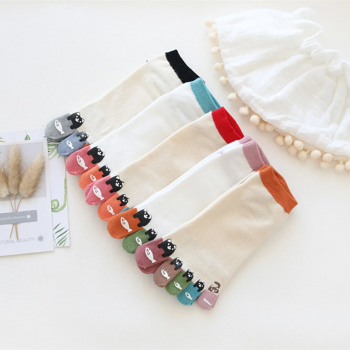 

Cute Novelty Ankle Five Finger Socks Woman Cotton Bear Dispensing White Fashion Harajuku Girl No Show Socks With Toes