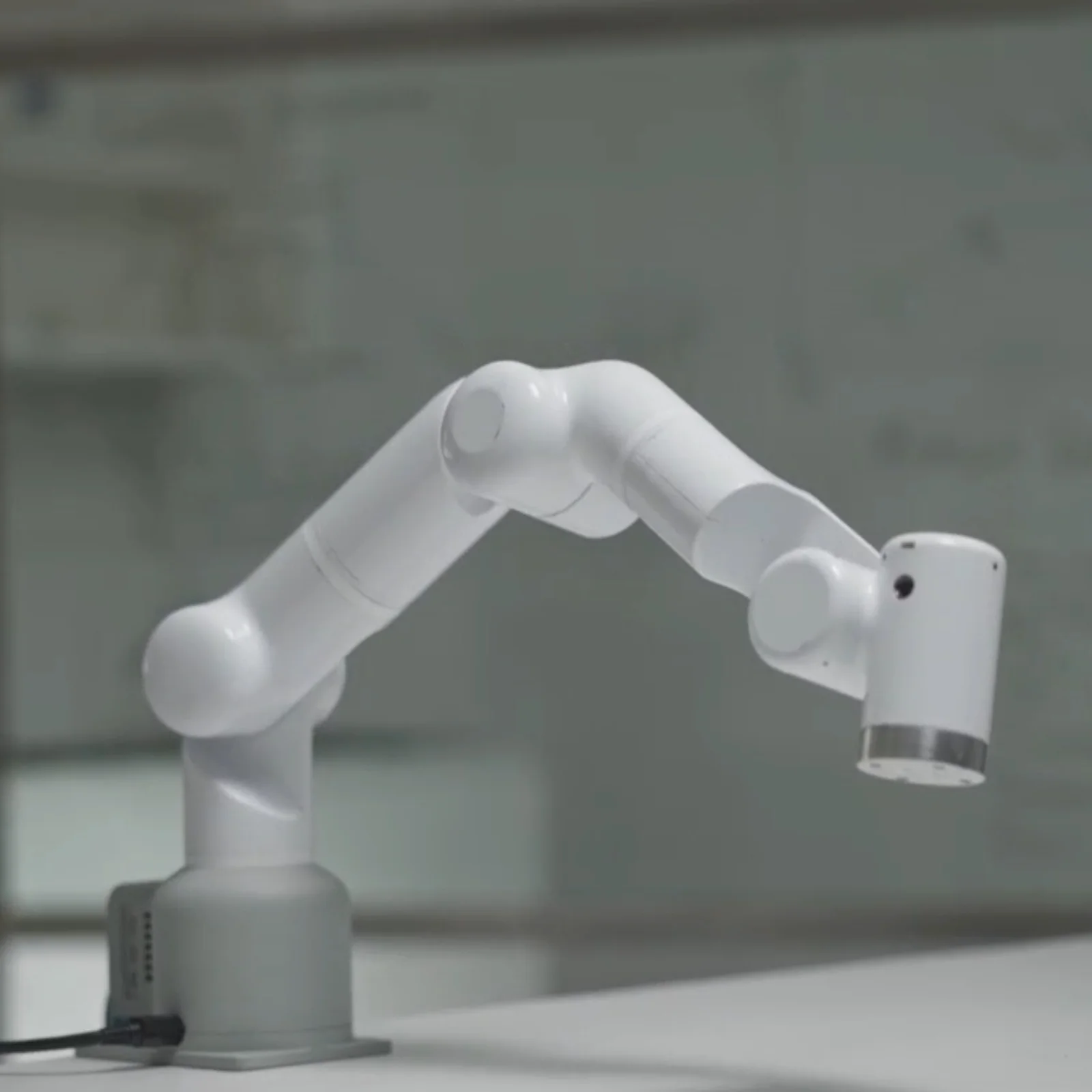 Фото Elephant Robotics Mercury A1 — легкий коллабораторный робот-манипулятор 7-DOF №2