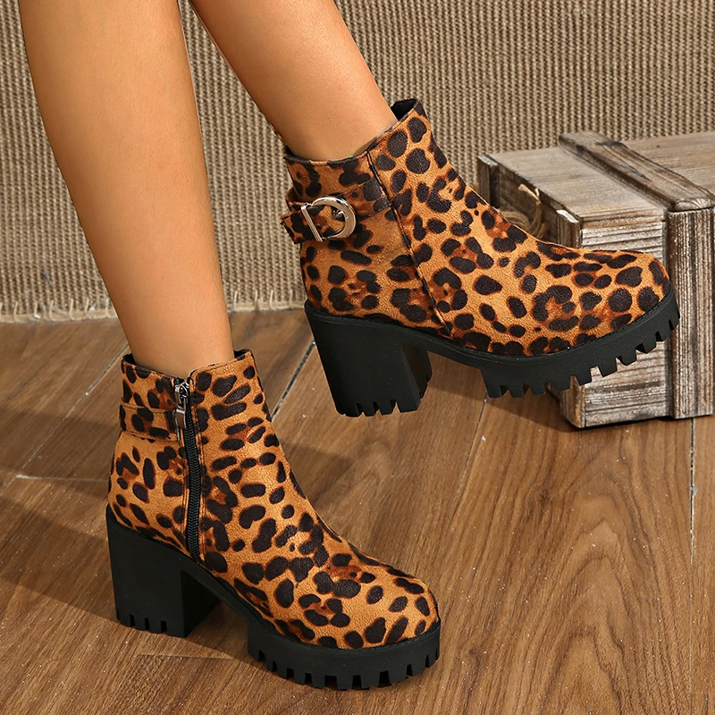 Леопардовые женские замшевые ботильоны на массивном каблуке женская обувь