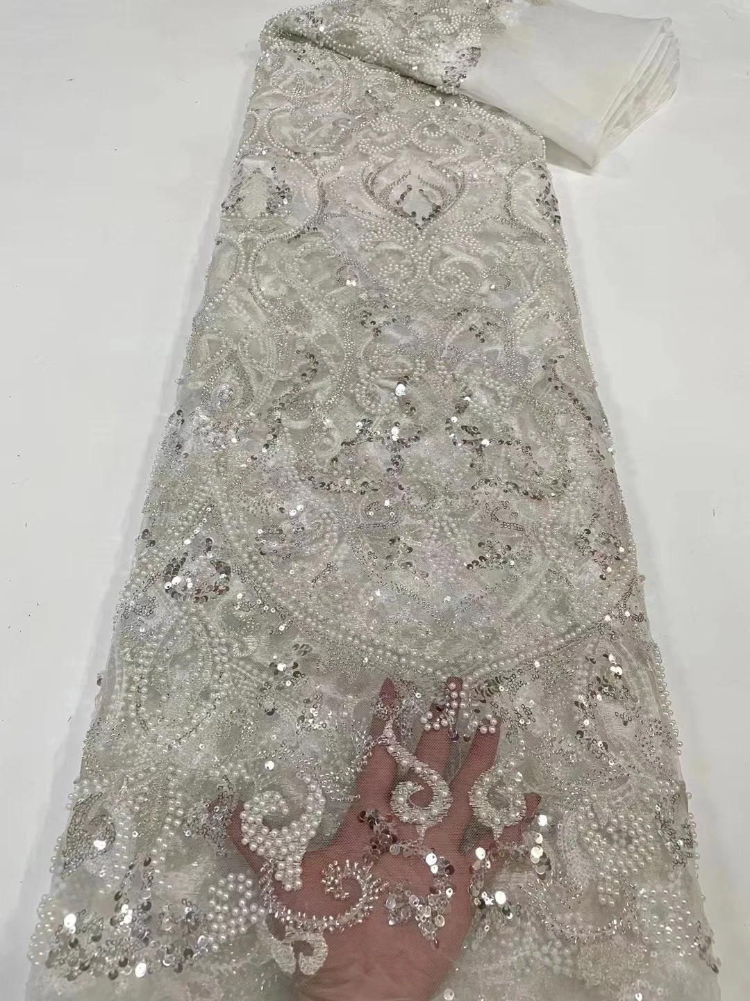 

Чистые белые нигерийские Роскошные Блестки и Прозрачная кружевная ткань французская Тяжелая кружевная ткань ручной работы из бисера для ж...