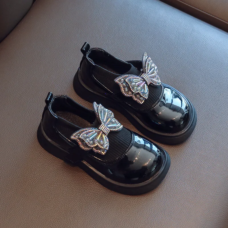 

Black Children Fashion Rhinestone Butterfly All-match Socks Shoes 2022 New Spring Girls Classic Glossy Leather Shoes Breathable