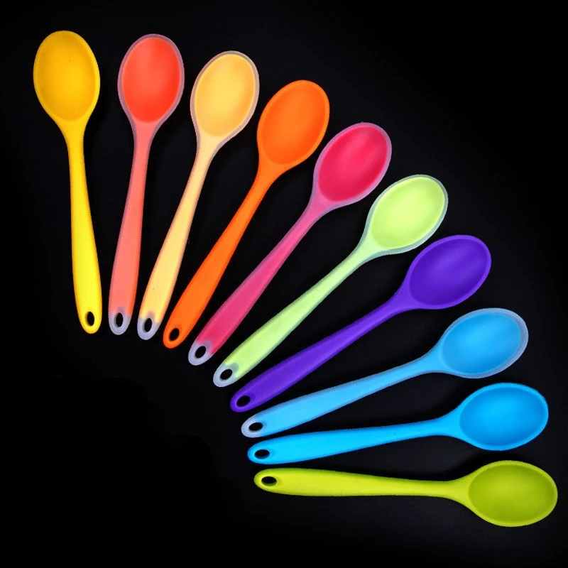 

2pcs/lot Home Use Mini Silicone Soup Spoon Colorful Heat Resistant Spoons Kitchenware Cooking Tools Utensil