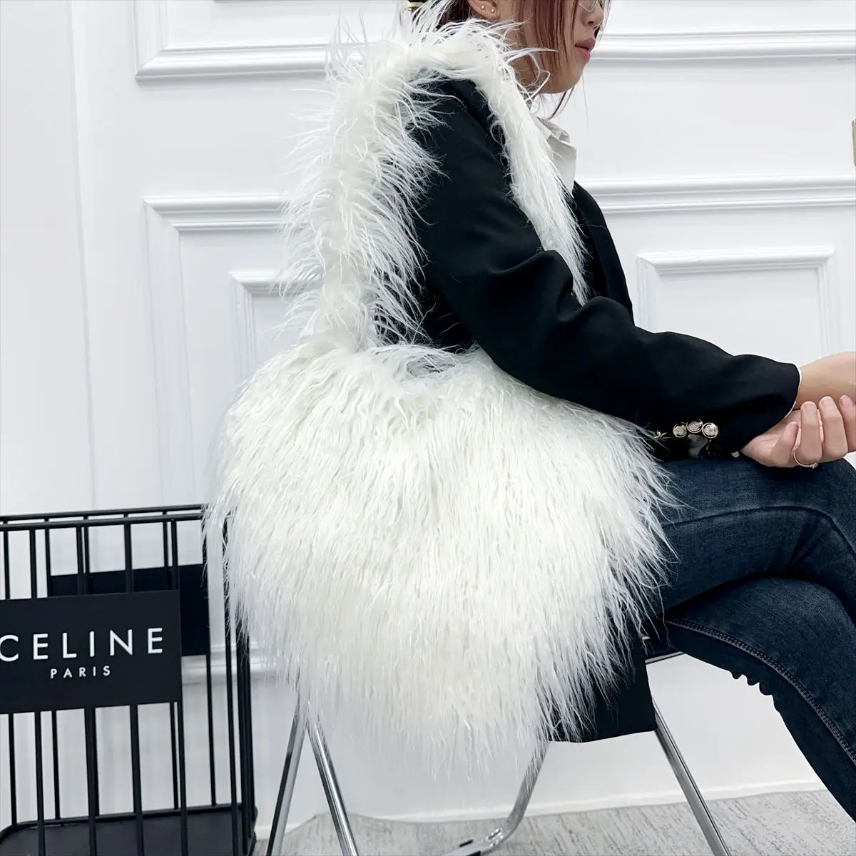 Женская объемная сумка ISKYBOB вместительная для покупок в виде пушистого сердца