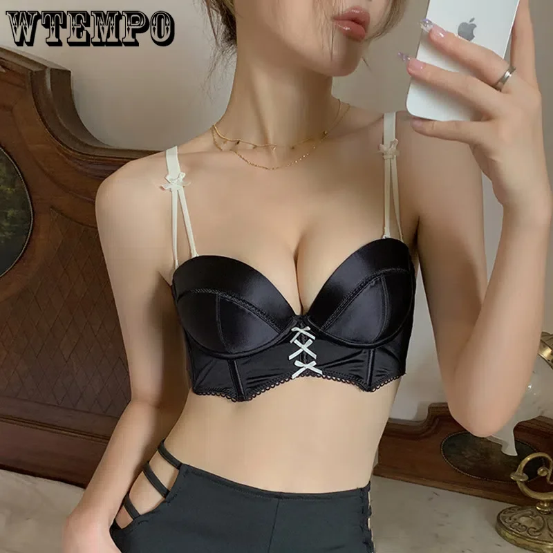 

Комплект женского нижнего белья с чашками пуш-ап