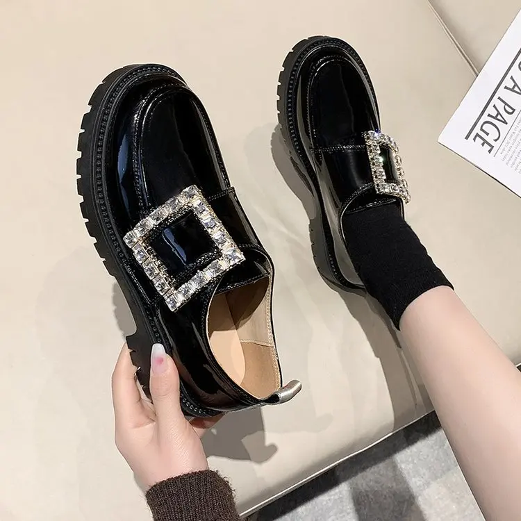 

Summer New Flat Shoes Women's Loafers Crystal Fashion Metal Decoration British Style Women's Casual Shoes Round Toe Size 35-39
