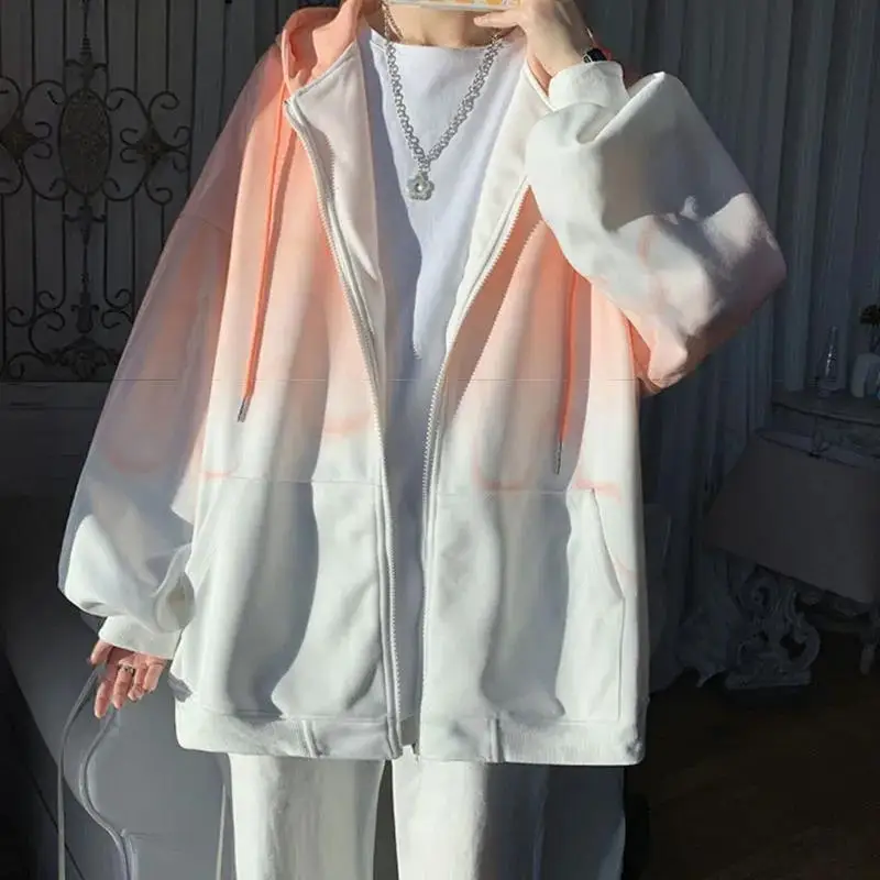 Рисунок 2 - Парные толстовки