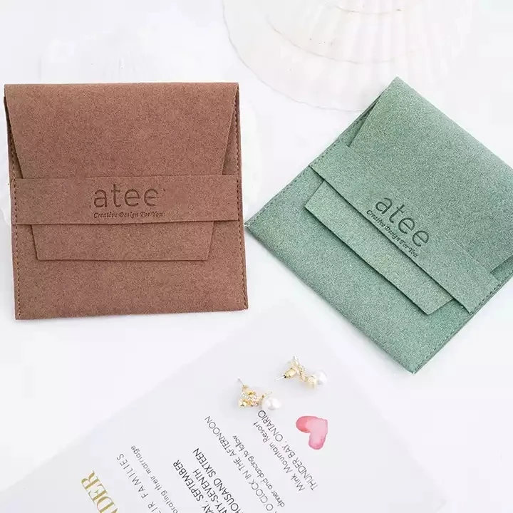 100PCS Luxury Custom Logo Jewelry Pouch Flap Packaging Ring Necklace Microfiber Suede Green Envelope Jewelry Pouch