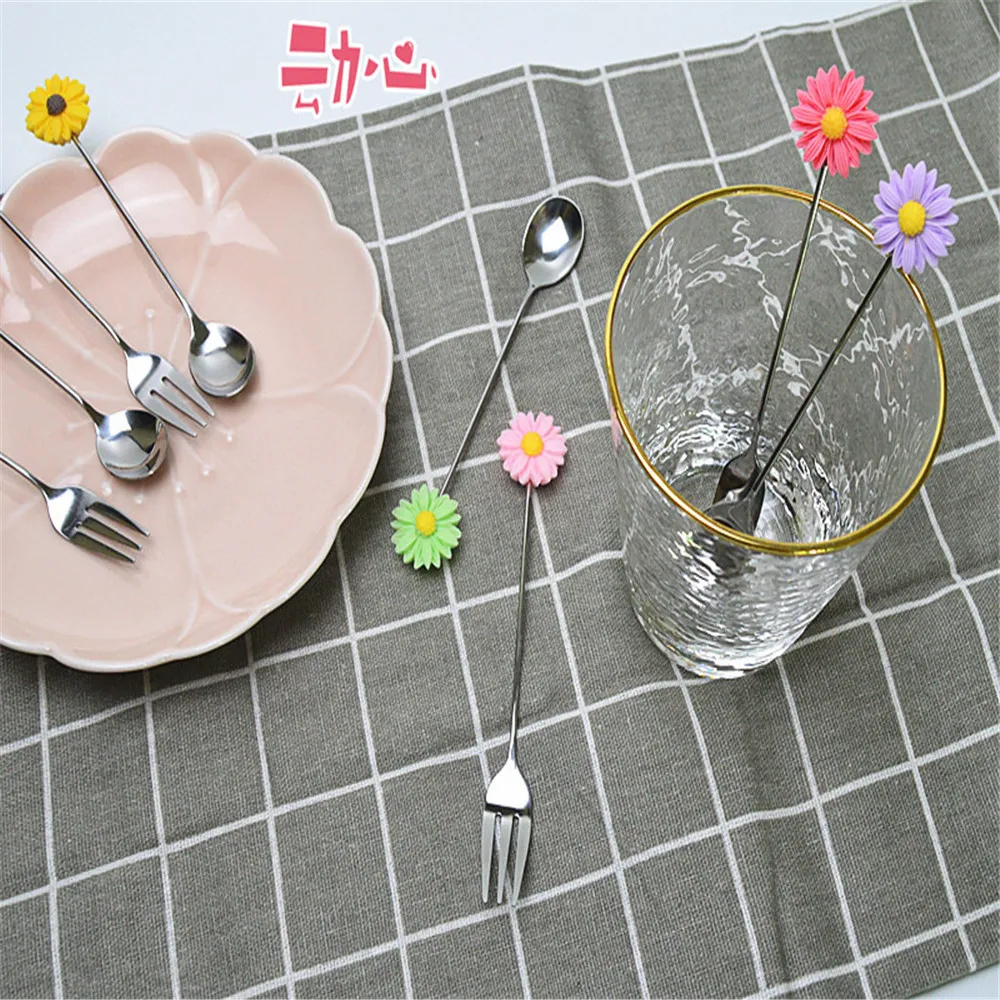 

Stainless Steel Fruit Fork Set Metal Three Prongs Food Cake Dessert Forks Dinnerware Set for Party or Restaurant