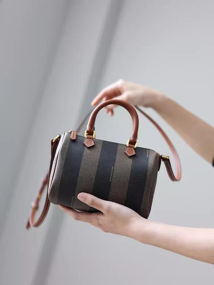 Новинка 2024 миниатюрная текстурная Сумка-подушка маленькая сумка через плечо для