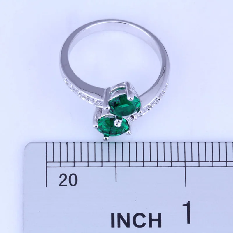 Женское кольцо с белым кубическим цирконием маленькое круглое серебряного цвета