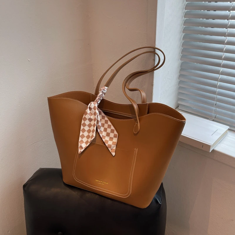 Вместительная сумка-тоут для женщин популярная в этом году новая стильная сумка