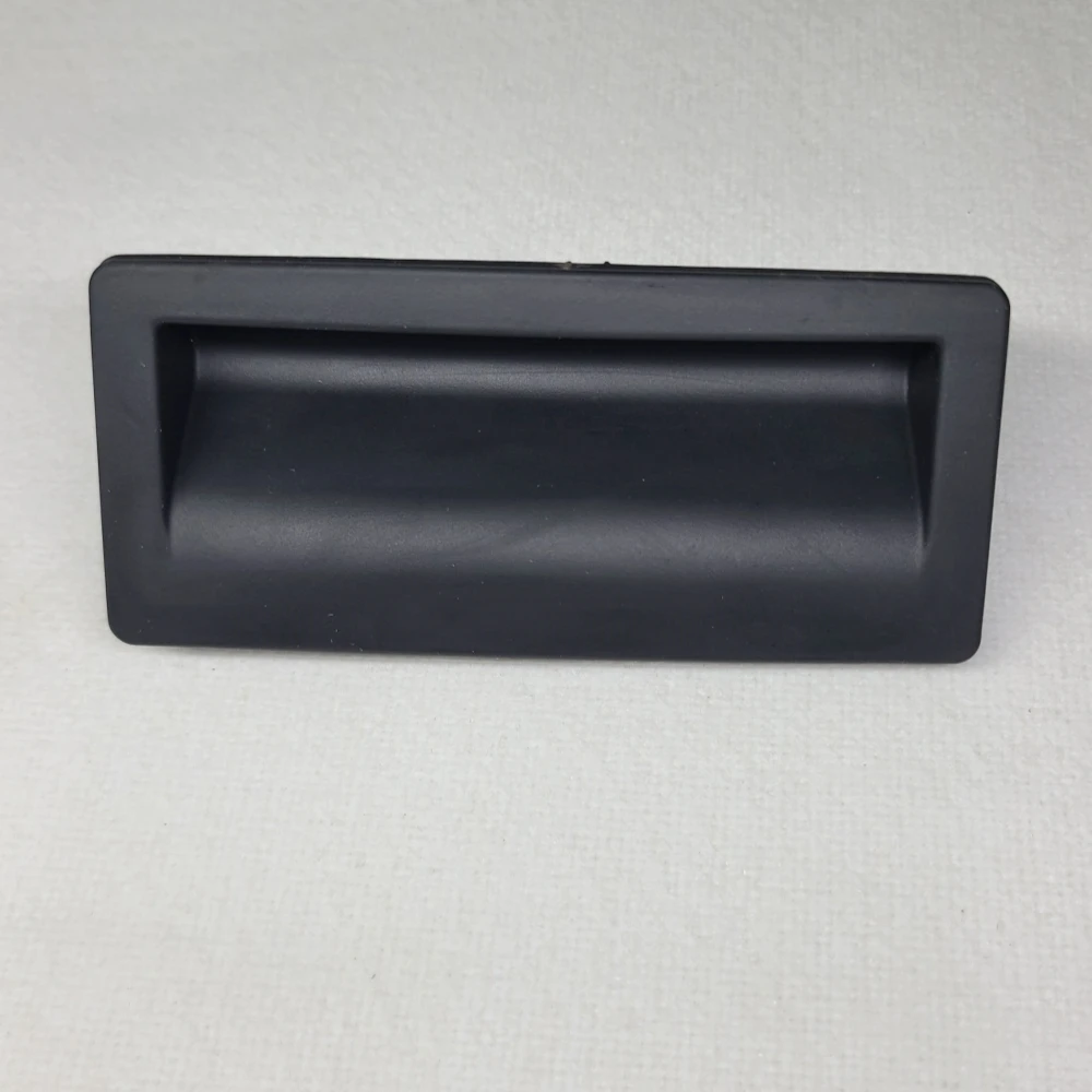Кнопка замка электрического люка заднего багажника для VW Passat Golf Tiguan Sharan Audi A4 A5 S5 Q5