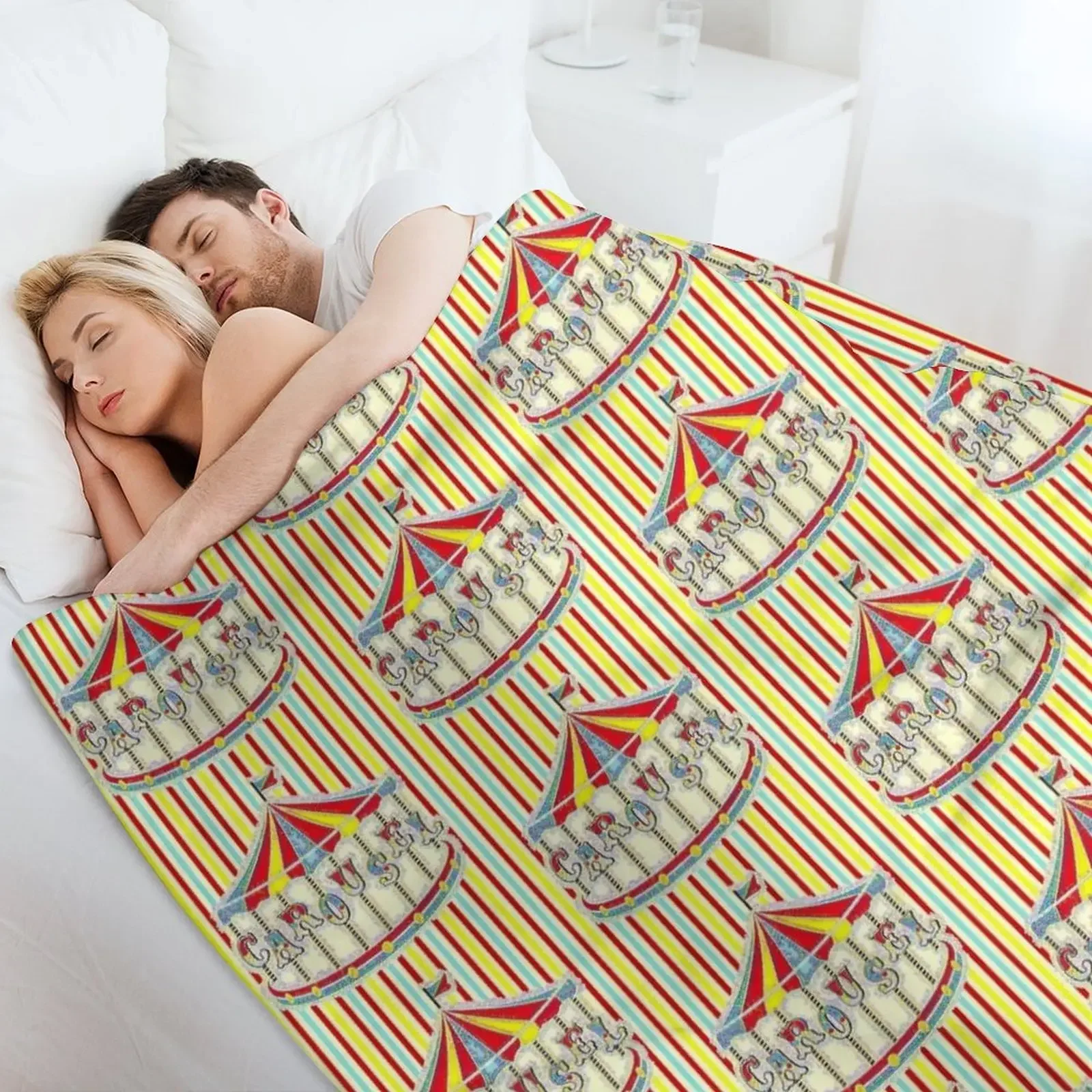 Декоративное покрывало для кровати в виде карусели