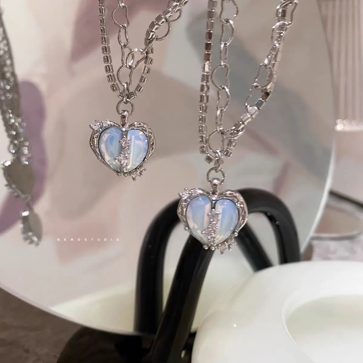 

Kalung Rantai Choker Silver Hias Liontin Hati Rumbai Mutiara Zircon Transparan Untuk Wanita Aksesoris Perhiasan