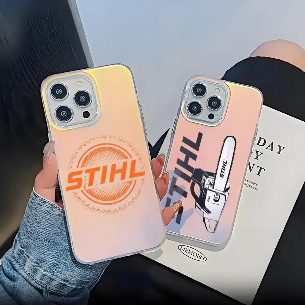 Фото Чехол для телефона XAXC S-STIHLs Chainsaw Logo для iPhone 16 15 14 13 12 11 Pro Max, черный матовый, многоцветный, лазерный, металлический, с эффектом Авроры №1
