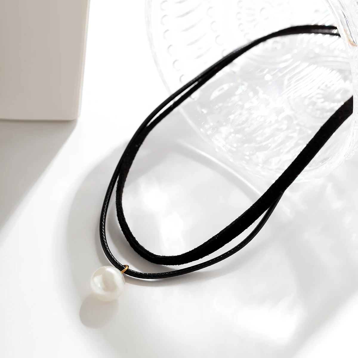 Чокер Ingemark с подвеской из искусственного жемчуга готическое ожерелье для