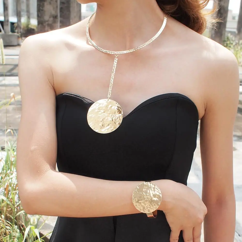 Женский комплект из колье и браслета металлическое в стиле панк массивное