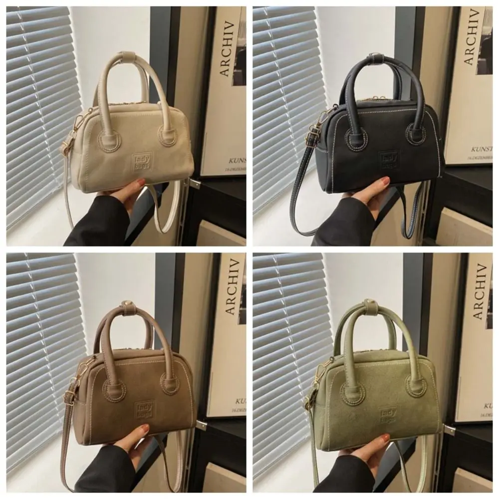 Милая винтажная сумка из искусственной кожи коричневая маленькая с буквенным