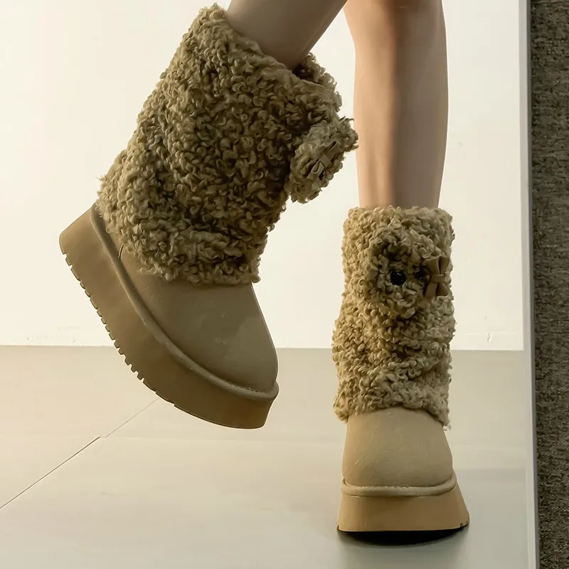 Белые сапоги до середины икры. Женская обувь. Плюшевые сапоги. Женские