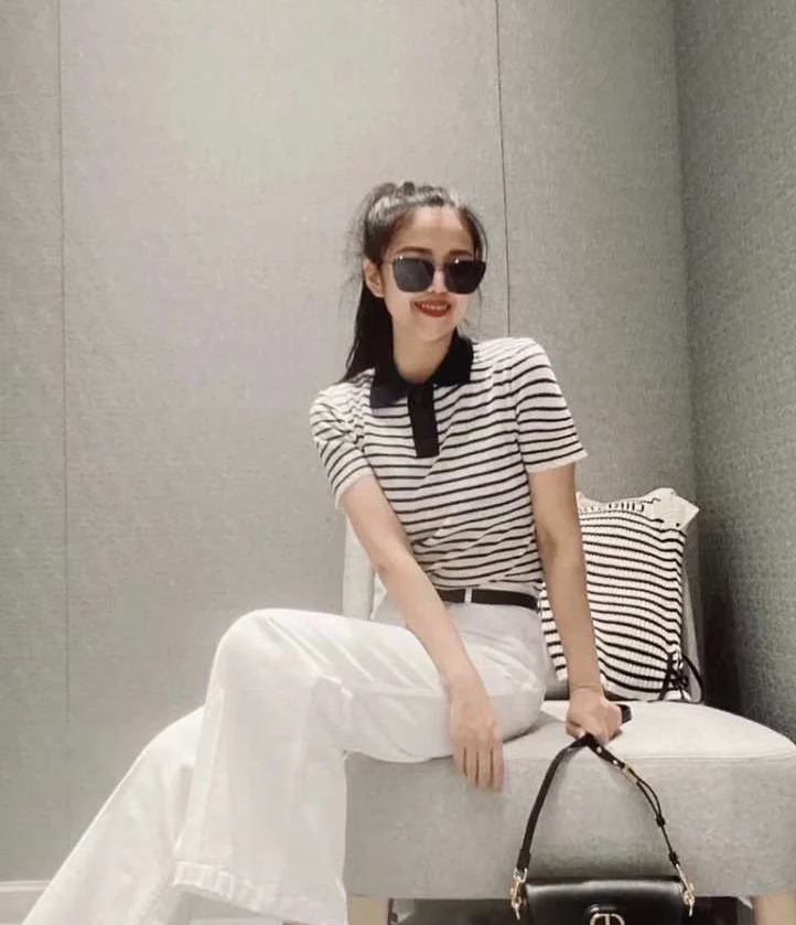 

Women Pre-Fall 2022 Navy Striped Polo Collar Linen Mulberry Knit T-Shirt