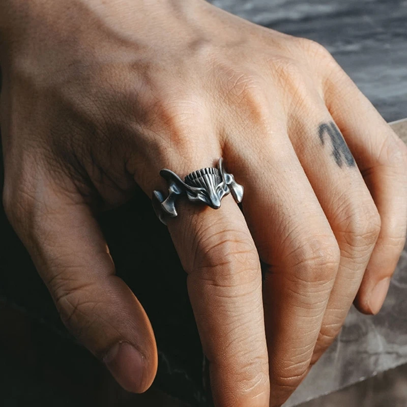 Новые крутые кольца в виде черепа стиле ретро мужские серебряном и черном