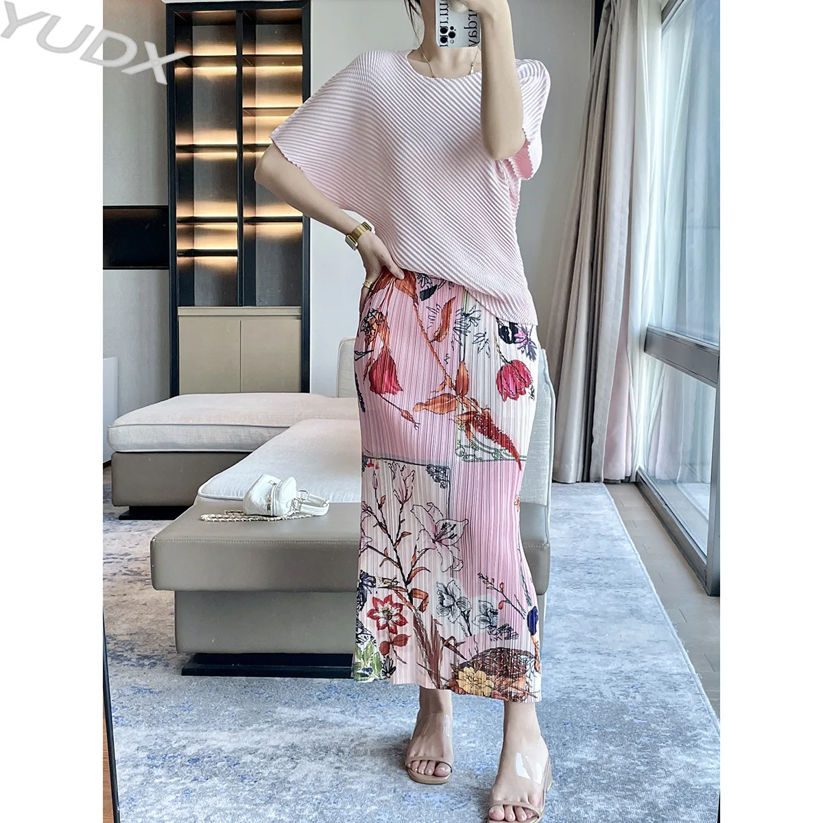 

Летняя Новинка 2023, модный универсальный комплект YUDX Miyake со складками, Юбка До Колена, облегающая юбка с принтом + топ с рукавом летучая мышь, комплект из двух предметов