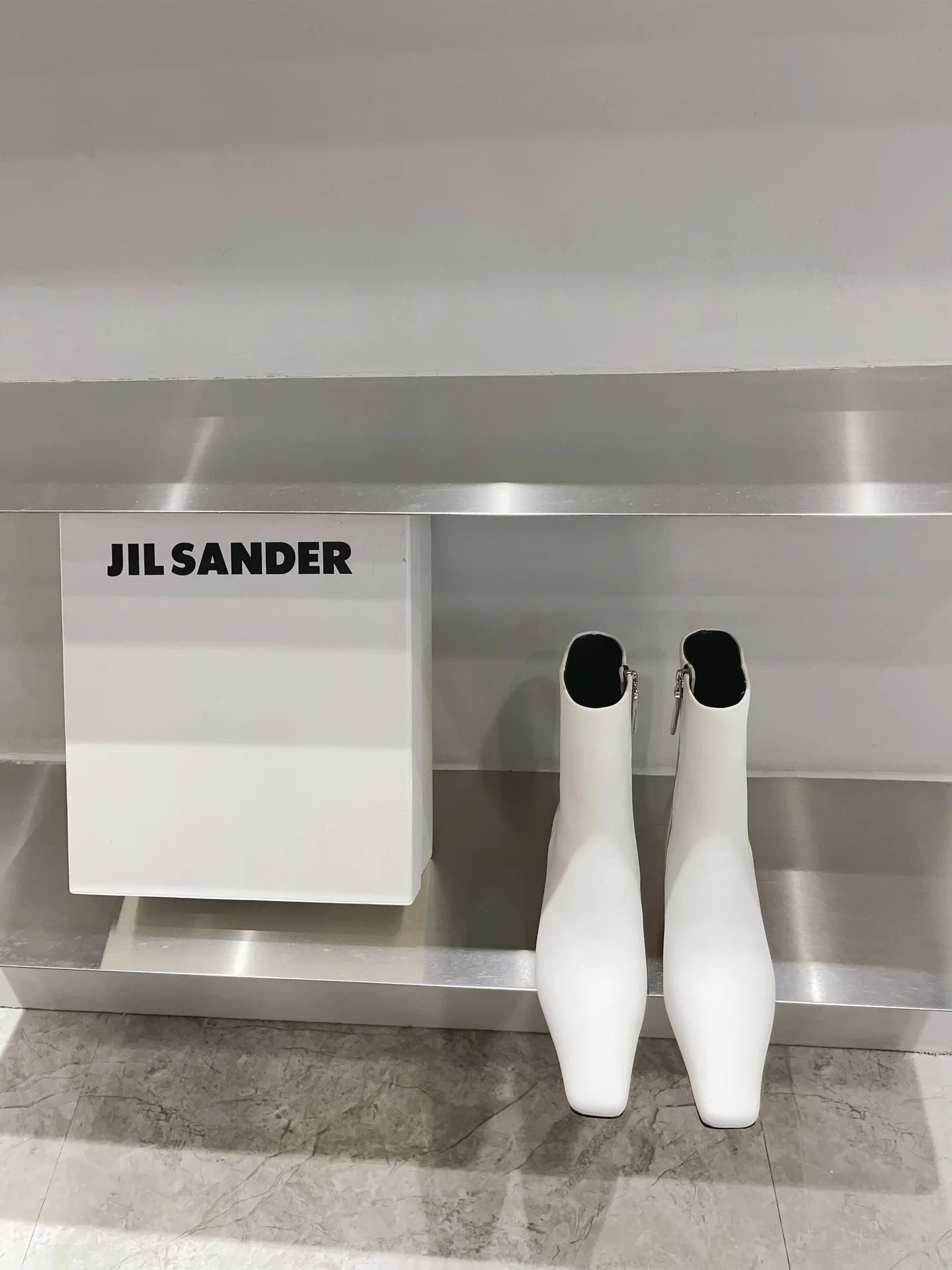 

Replica of International Brand Women's Shoes,JIL SANDER,The First Layer of Cowhide,Square Toe,High Heels,Mid Calf Boots