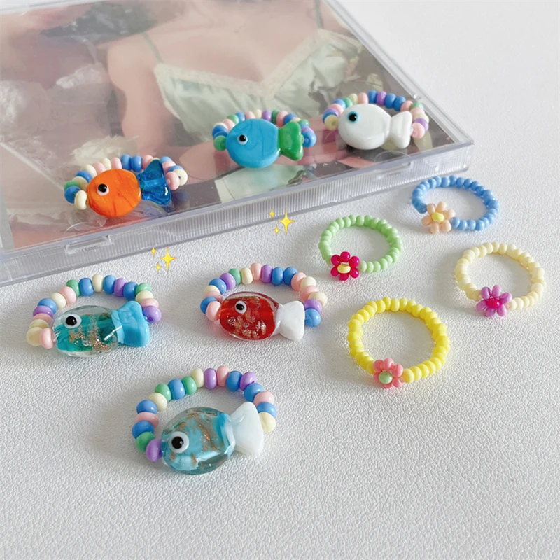 Кольцо женское акриловое в форме цветка и рыбки, с разноцветными бусинами