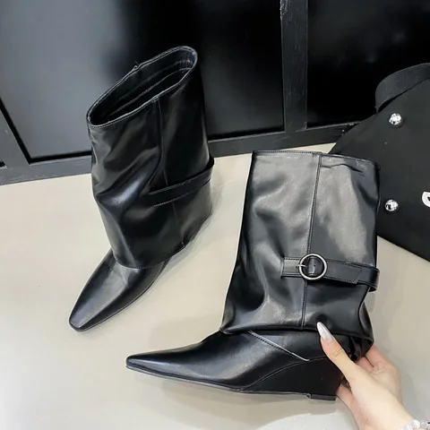 Eilyken, зимние дизайнерские женские ботильоны с острым носком, короткие ботильоны на танкетке с пряжкой на ремне