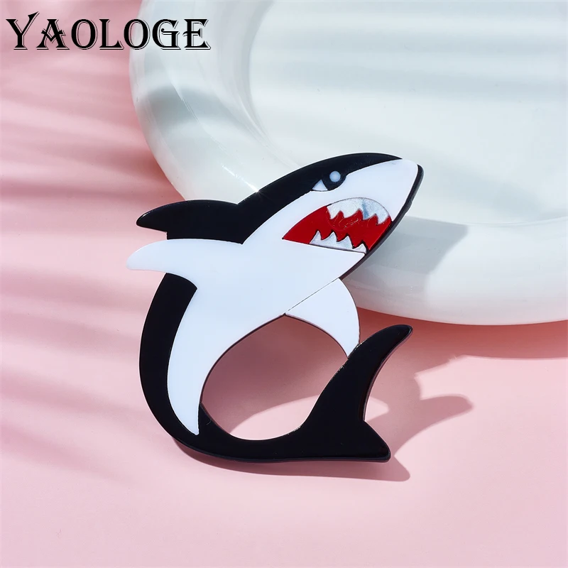

YAOLOGE Acrylic Cartoon Black White Shark Brooches For Unisex Kids Pins Badge Accessory New Trends Christmas Gifts Jewelry Брошь