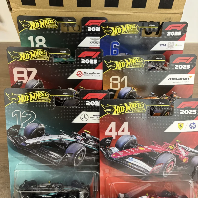 Фото Коллекционная модель гоночного автомобиля Hot Wheels Premium HRV11 F1 2025 года: Ferrari, Mercedes, Red Bull, Haas, Hamilton. Миниатюрная модель из сплава для фанатов Формулы-1. №3