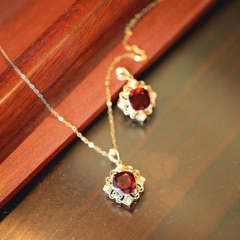 

New Gorgeous Red Cubic Zirconia Pendant Necklace Women Wedding Anniversary Party Elegant Female Accessories Gift New Jewelry
