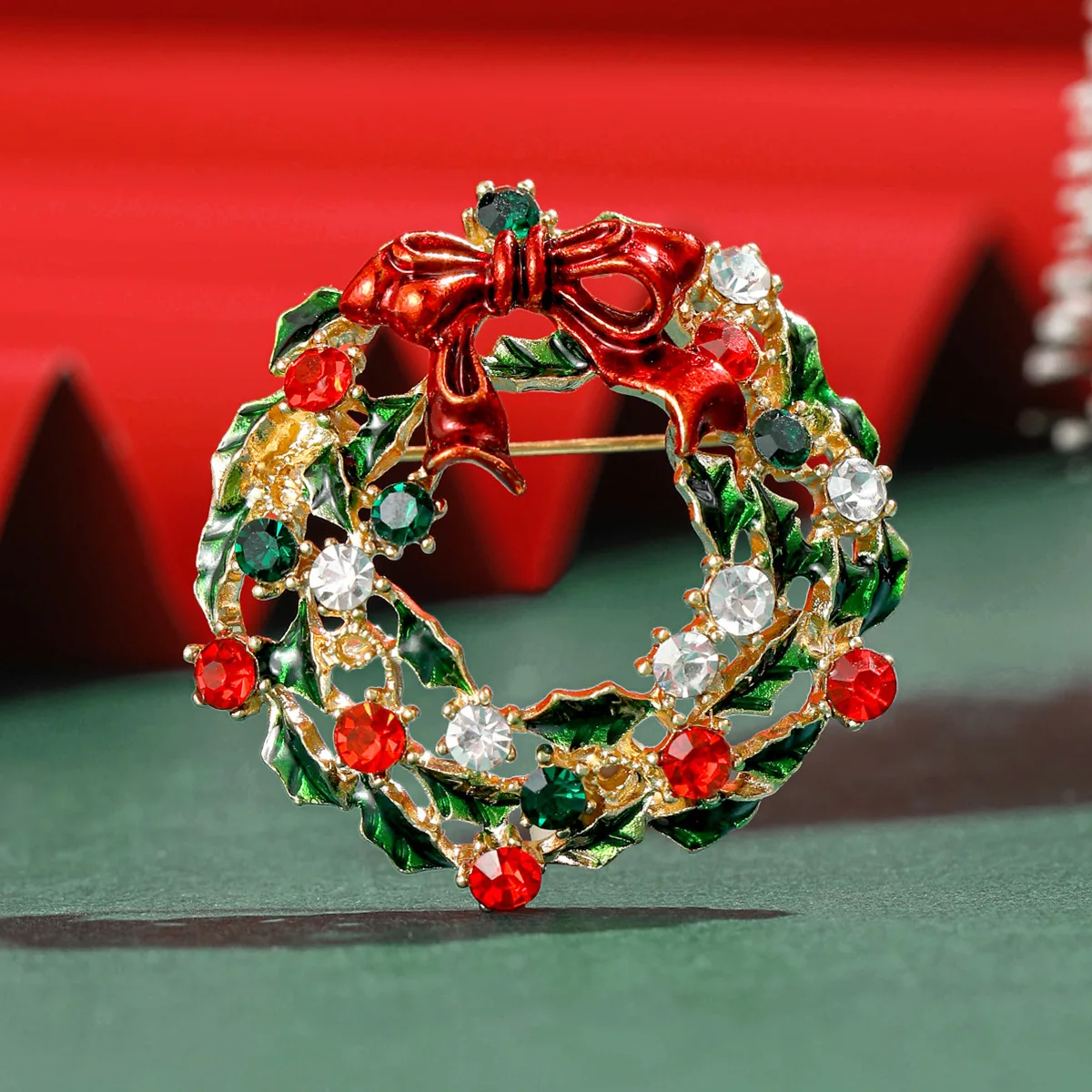 

New Year Christmas Flower Wreath Brooches For Women Men Rhinestone Bowknot Flower Brooch Pins Gifts