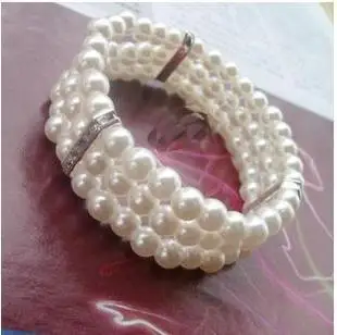 Браслет с искусственным жемчугом и бусинами