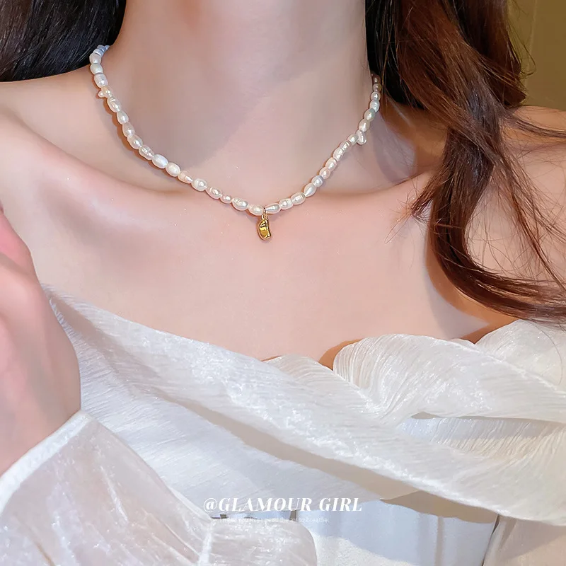 

Freshwater Pearl Smiley Beans Necklace Fashion Light Luxury High Sense Clavicle Chain Elegant Temperament Neck