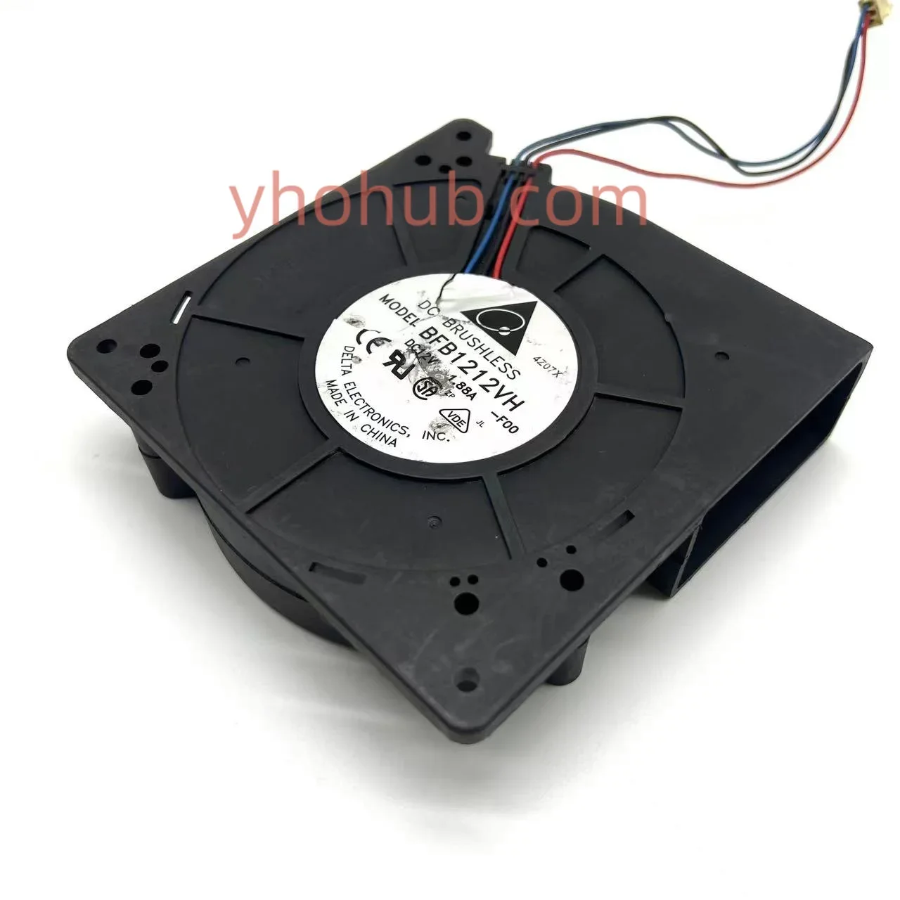 Delta Electronics BFB1212VH F00 DC 12 В 1 88 А 120x120x30 мм 3-проводной охлаждающий вентилятор для