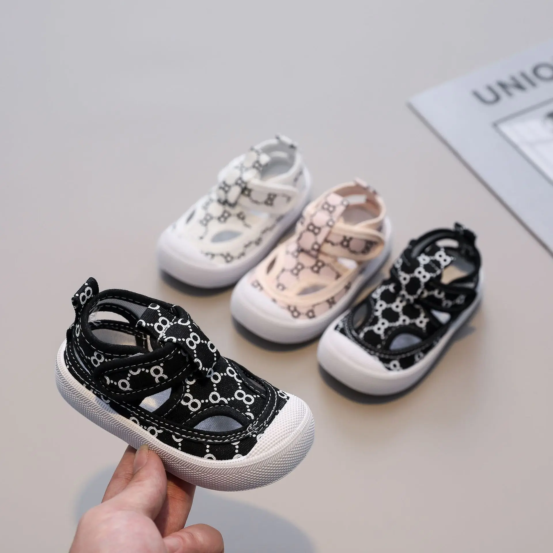 

Girls Sandals 2022 New Boys Summer Hollow Breathable Canvas Shoes Baby Soft Sole Shoes Kids Shoes