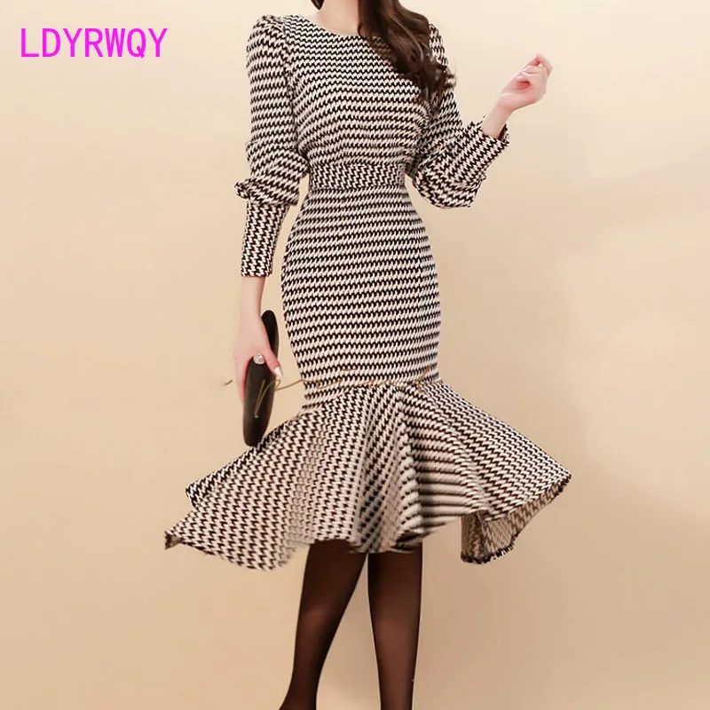 

[LDYRWQY] New Korean Temperament Slim Houndstooth Top Waist Bag Hip Mermaid Skirt Set Women