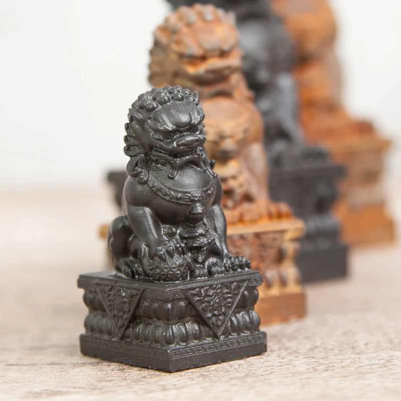 

Imitated Cast Iron Mini National Style Rust Stone Lion Decoration Creative Household Desktop Small Sculpture