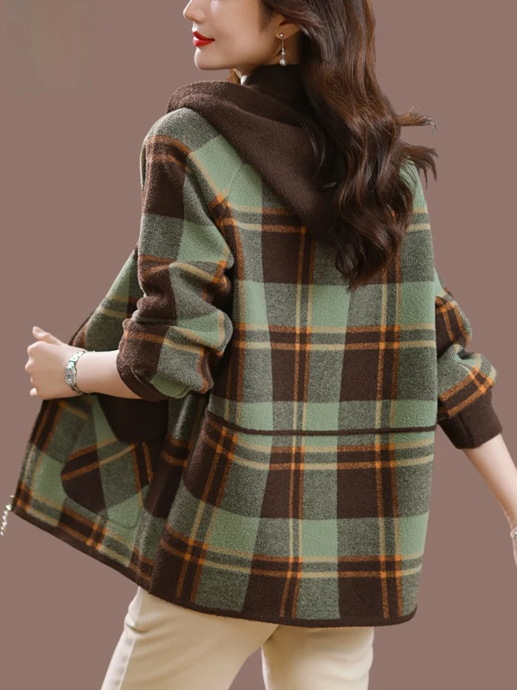 Норковое бархатное осенне-зимнее женское платье среднего возраста клетчатая