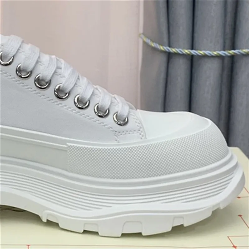 Luxury Brand Designer Women Small White Shoes Classic Fashion Canvas Flat Shoes Comfortable Sheepskin Soft Soled Walking Shoes