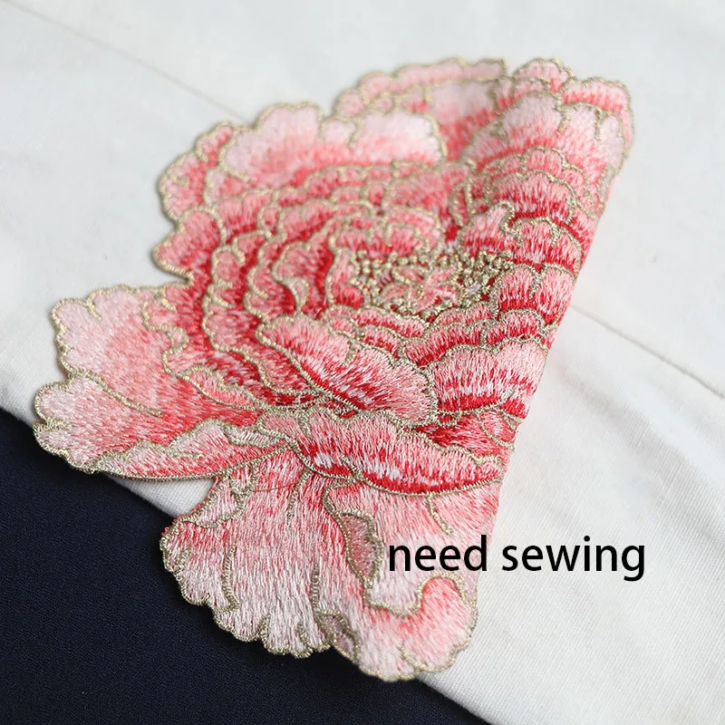 Вышитые нашивки с пионами для сумок