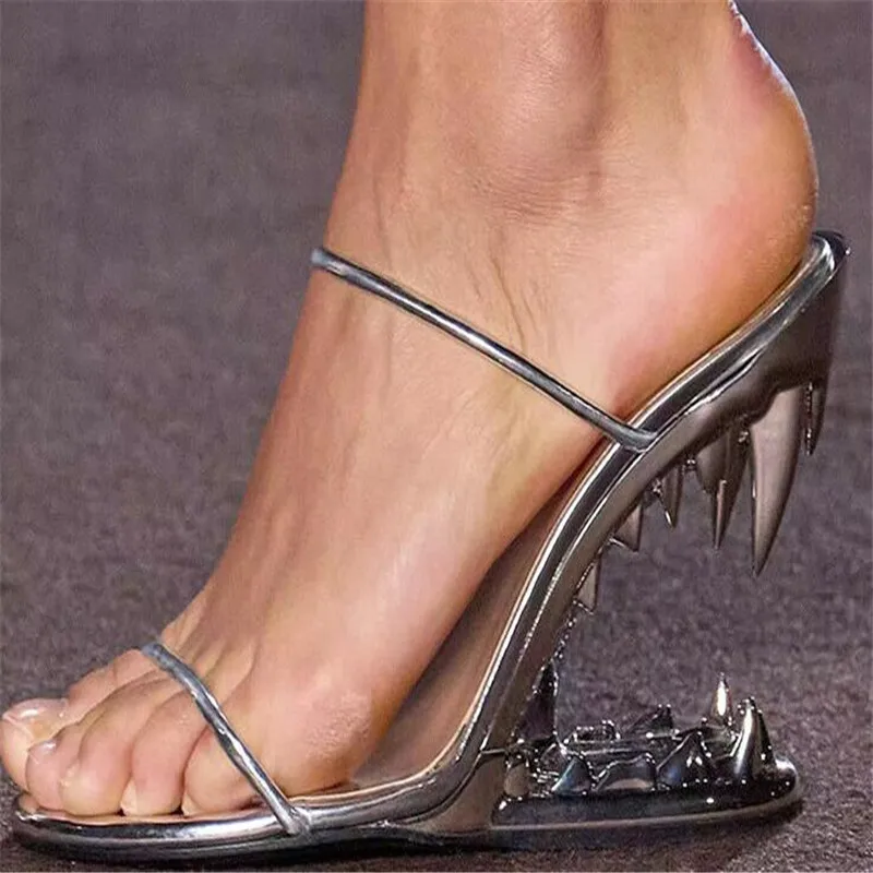 2023 European and American Summer New Fashion Metal Teeth Sandals with Profiled Heels, High-heeled Runway Show, Women's Sandals