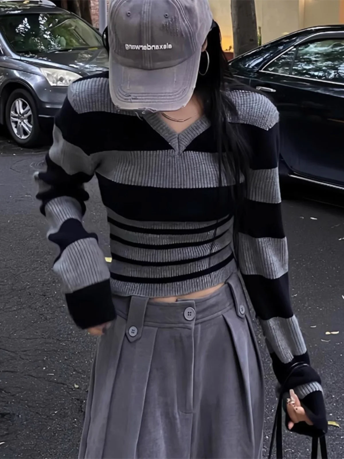 V-neck Contrast Color Stripe Long sleeve Knitted Bottoming Shirt Women Autumn and Winter Korean Series Wear Slim fit Crop Swe... |