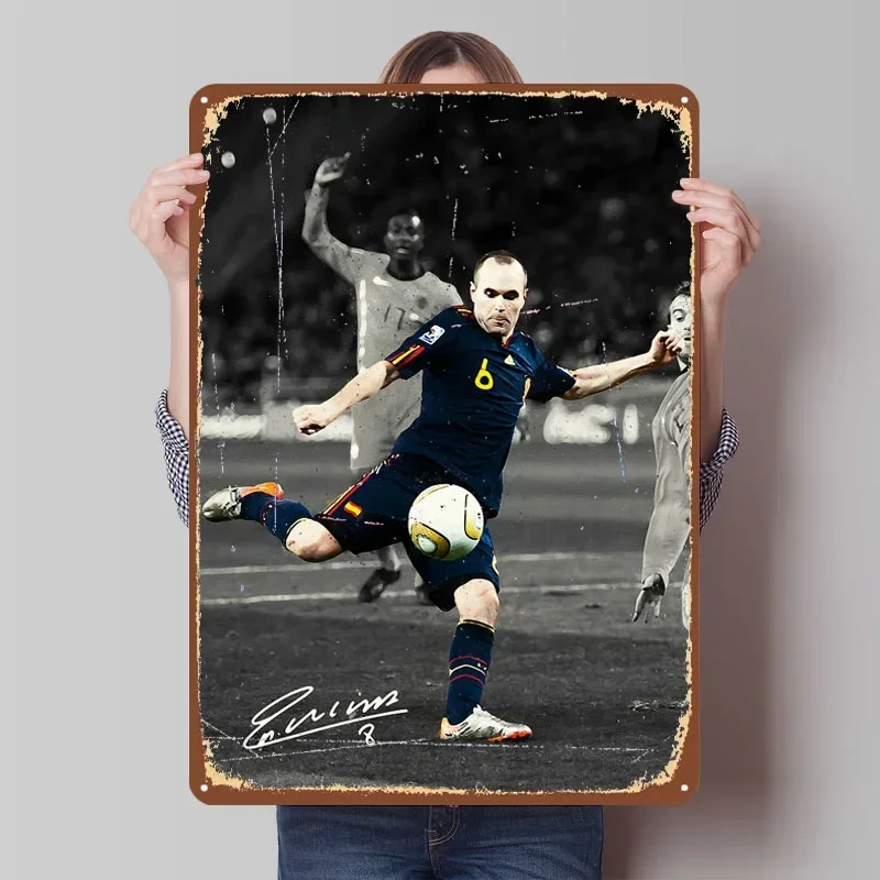 Фото Плакат Andres Iniesta для футболиста, жестяные вывески, настенный декор, индивидуальный металлический знак для настенного художественного украшения, предметы домашнего декора №1