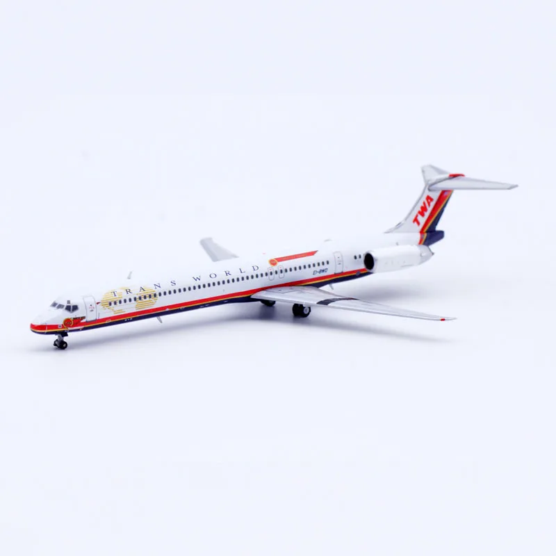 Фото Коллекционный самолет XX40187 из сплава, подарок, фотосессия 1:400 Trans World Airline MCDONNELL JC Крылья, модель литая самолета, фотосессия №5