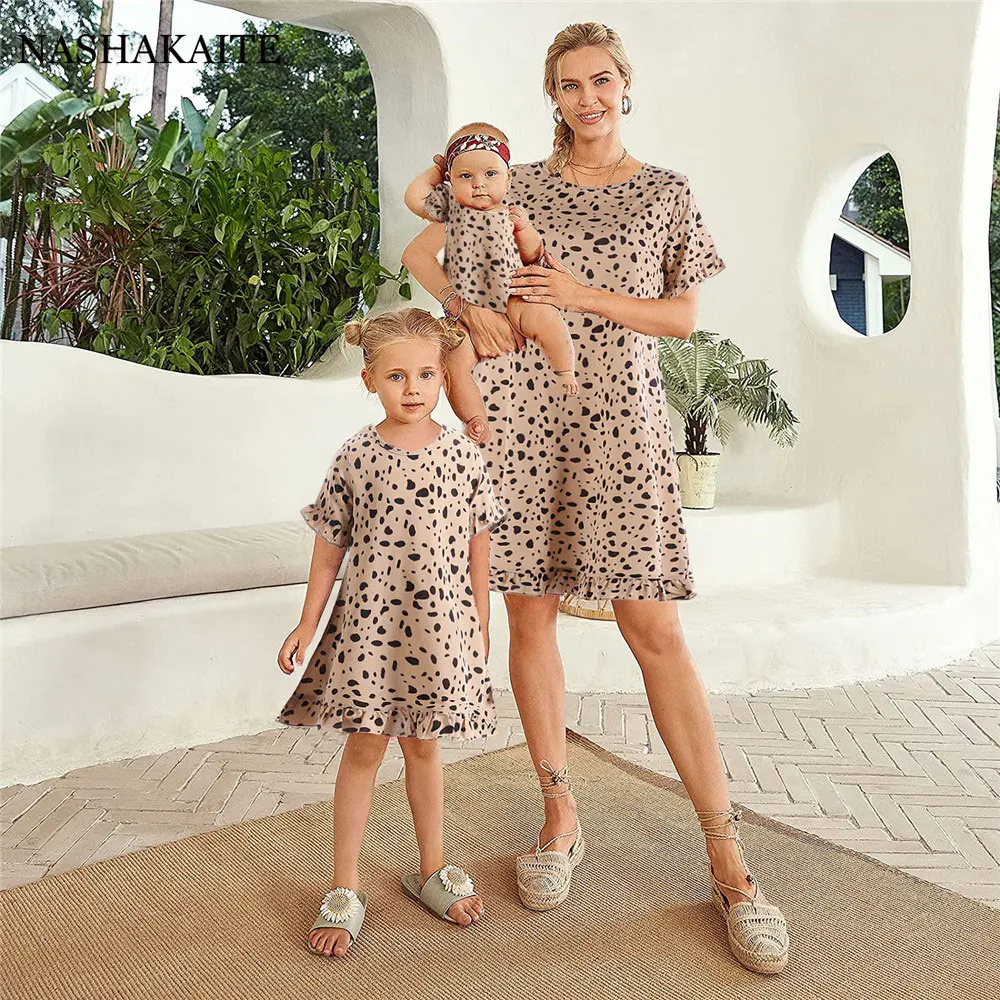 

Summer Matching Family Outfits Leopard Print Crew Neck Short Sleeve Ruffle Dress Mother and Daughter Clothes Family Look